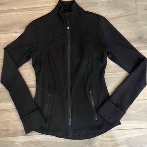 Lululemon Women’s Zip Up - Size 6
